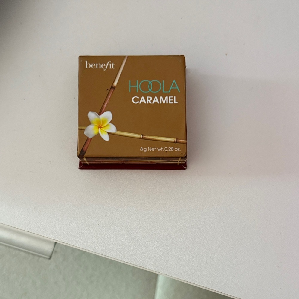 Benefit Hoola Caramel Compact